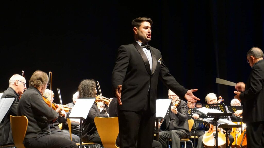 Enrique Parra Tenor